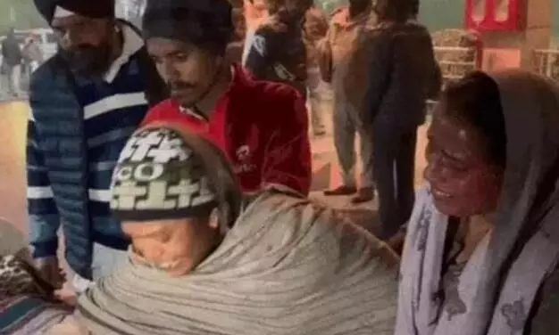 ਸੈਲੂਨ ਤੋਂ ਪਰਤ ਰਹੀ Navroop Kaur ਦੇ ਸਿਰ ’ਚ ਪਿੰਡ ਦੇ ਨੌਜਵਾਨ ਨੇ ਮਾਰੀ ਗੋਲੀ, ਘਟਨਾਂ ਤੋਂ ਬਾਅਦ ਦਹਿਸ਼ਤ ਦਾ ਮਾਹੌਲ ਸੈਲੂਨ ਤੋਂ ਪਰਤ ਰਹੀ Navroop Kaur ਦੇ ਸਿਰ ’ਚ ਪਿੰਡ ਦੇ ਨੌਜਵਾਨ ਨੇ ਮਾਰੀ ਗੋਲੀ, ਘਟਨਾਂ ਤੋਂ ਬਾਅਦ ਦਹਿਸ਼ਤ ਦਾ ਮਾਹੌਲ