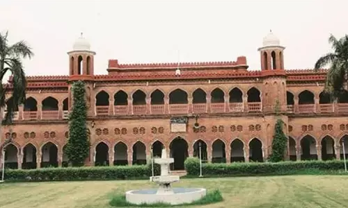 Aligarh Muslim University  ਦੇ ਅਧਿਆਪਕ ਦੀ ਗੋਲੀ ਮਾਰ ਕੇ ਹੱਤਿਆ, ਸਵੇਰ ਦੀ ਸੈਰ ਦੌਰਾਨ ਸਿਰ ’ਚ  ਮਾਰੀਆਂ ਦੋ ਗੋਲੀਆਂ