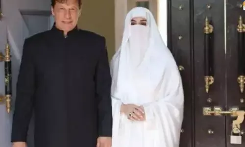 Imran Khans wife Bushra Bibi ਨੂੰ ਜੇਲ੍ਹ ਵਿੱਚ ਦਿੱਤੇ ਜਾ ਰਹੇ ਤਸੀਹੇ : Report