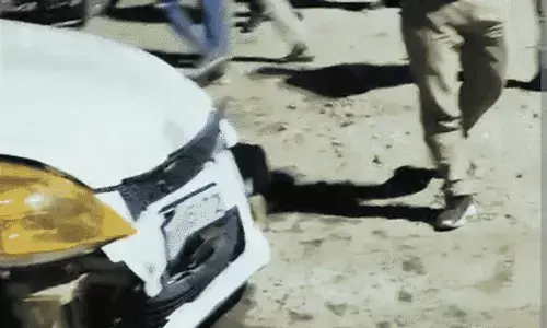 Trending News: ਭਾਜਪਾ ਆਗੂ ਨੇ 5 ਲੋਕਾਂ ਤੇ ਚੜ੍ਹਾਈ ਕਾਰ, ਭੀੜ ਨੇ ਰੱਜ ਕੇ ਕੀਤਾ ਕੁਟਾਪਾ, ਕੀਤਾ ਪੁਲਿਸ ਹਵਾਲੇ