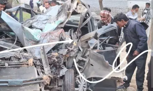 Accident News: ਦਰੱਖ਼ਤ ਨਾਲ ਟਕਰਾਈ ਤੇਜ਼ ਰਫ਼ਤਾਰ ਕਾਰ, ਦੋ ਸਕੇ ਭਰਾਵਾਂ ਸਣੇ ਚਾਰ ਮੌਤਾਂ