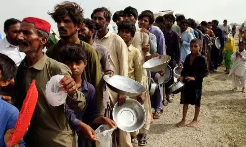 Pakistan News: ਦਾਣੇ ਦਾਣੇ ਲਈ ਮੋਹਤਾਜ ਹੋਇਆ ਪਾਕਿਸਤਾਨ, ਆਟਾ ਹੋਇਆ ਇਨ੍ਹਾਂ ਮਹਿੰਗਾ