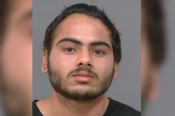 Canada ’ਚ ਪੰਜਾਬੀ ਨੌਜਵਾਨ ਹਥਿਆਰਾਂ ਸਣੇ ਕਾਬੂ Canada ’ਚ ਪੰਜਾਬੀ ਨੌਜਵਾਨ ਹਥਿਆਰਾਂ ਸਣੇ ਕਾਬੂ