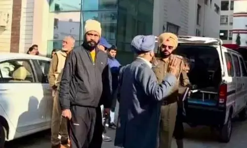 Zirakpur: BBMB  ਦੇ 78 ਸਾਲਾ ਸੇਵਾਮੁਕਤ ਅਧਿਕਾਰੀ ਨੇ ਸੋਸਾਇਟੀ ਦੀ ਸੱਤਵੀਂ ਮੰਜ਼ਿਲ ਤੋਂ ਛਾਲ ਮਾਰ ਕੇ  ਕੀਤੀ ਜੀਵਨ ਲੀਲਾ ਸਮਾਪਤ