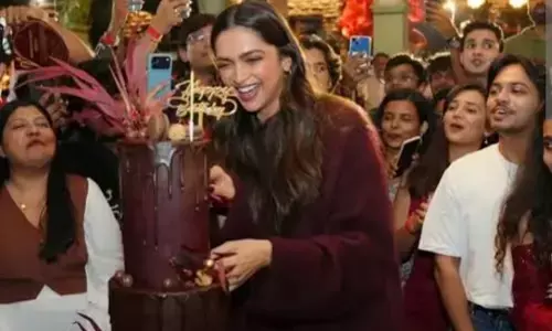 Deepika Padukone: ਦੀਪਿਕਾ ਪਾਦੂਕੋਣ ਨੇ ਮਨਾਇਆ 40ਵਾਂ ਜਨਮਦਿਨ, ਫ਼ੈਨਜ਼ ਨਾਲ ਕੱਟਿਆ ਕੇਕ, ਦੇਖੋ ਵੀਡਿਓ
