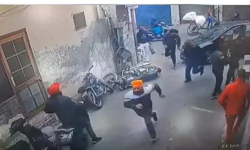 Amritsar News: ਅੰਮ੍ਰਿਤਸਰ ਵਿੱਚ 60 ਲੱਖ ਦੀ ਲੁੱਟ, ਹਥਿਆਰਬੰਦ ਲੁਟੇਰਿਆਂ ਨੇ ਸੁਨਿਆਰੇ ਤੋਂ ਖੋਹੇ ਗਹਿਣੇ