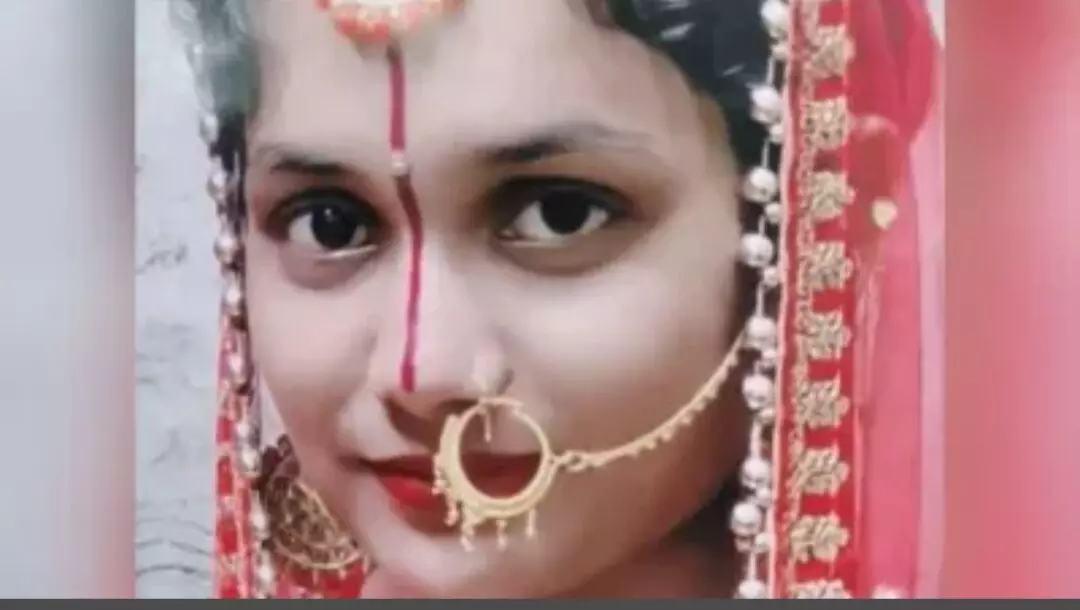 Suicide News: ਘਰ ਵਿੱਚ ਸਬਜ਼ੀ ਖ਼ਤਮ ਹੋਈ ਤਾਂ 20 ਸਾਲਾ ਵਿਆਹੁਤਾ ਨੇ ਕਰ ਲਈ ਖ਼ੁਦਕੁਸ਼ੀ Suicide News: ਘਰ ਵਿੱਚ ਸਬਜ਼ੀ ਖ਼ਤਮ ਹੋਈ ਤਾਂ 20 ਸਾਲਾ ਵਿਆਹੁਤਾ ਨੇ ਕਰ ਲਈ ਖ਼ੁਦਕੁਸ਼ੀ