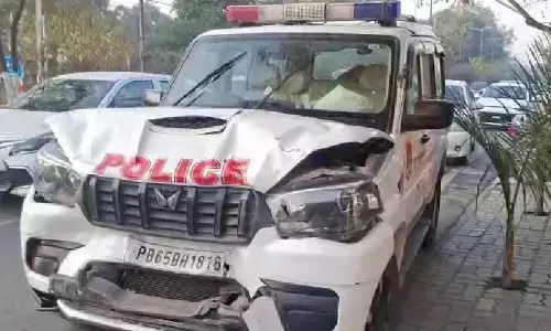 ਅਦਾਲਤੀ ਪੇਸ਼ੀ ਤੋਂ ਬਾਅਦ ਕੈਦੀਆਂ ਨੇ Amritsar Police ਨੂੰ ਹੀ ਬਣਾ ਲਿਆ ਬੰਦੀ, ਦਹਿਸਤ ਦਾ ਮਾਹੋਲ