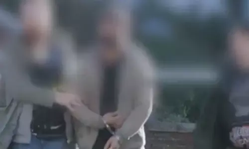 UK ਡਿਪੋਰਟ ਕਰ ਰਿਹਾ 12,300 ਗੈਰਕਾਨੂੰਨੀ immigrants