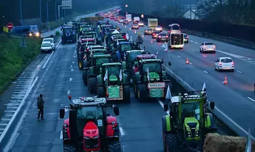 Farmers Protest: ਇਸ ਮੁਲਕ ਵਿੱਚ ਸੜਕਾਂ ਤੇ ਉੱਤਰੇ ਕਿਸਾਨ, ਟ੍ਰੈਕਟਰ ਤੋਂ ਸੰਸਦ ਤੱਕ ਕੱਢਿਆ ਮਾਰਚ