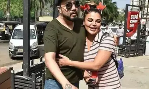 Rakhi Sawant ਦਾ ਵਿਵਾਦਤ ਬਿਆਨ: ਮੇਰੇ ਛੂਹ ਜਾਣ ਕਾਰਨ ਮੀਕਾ ਦੀ ਆਵਾਜ਼ ਸੁਰੀਲੀ ਬਣੀ