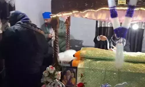 Jalandhar ਦੇ ਪਿੰਡ ਮਾਹਲਾ ’ਚ ਗੁਰੂ ਗ੍ਰੰਥ ਸਾਹਿਬ ਦੀ ਹੋਈ ਬੇਅਦਬੀ, ਲੋਕਾਂ ’ਚ ਰੋਸ਼