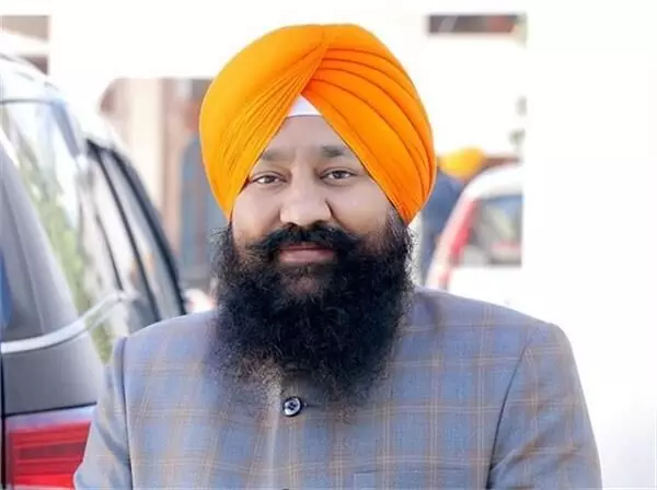 Punjab News: ਅਕਾਲੀ ਆਗੂ ਨੂੰ ਗੈਂਗਸਟਰ ਨੇ ਦਿੱਤੀ ਜਾਨੋਂ ਮਾਰਨ ਦੀ ਧਮਕੀ, ਮੰਗੇ 5 ਕਰੋੜ Punjab News: ਅਕਾਲੀ ਆਗੂ ਨੂੰ ਗੈਂਗਸਟਰ ਨੇ ਦਿੱਤੀ ਜਾਨੋਂ ਮਾਰਨ ਦੀ ਧਮਕੀ, ਮੰਗੇ 5 ਕਰੋੜ