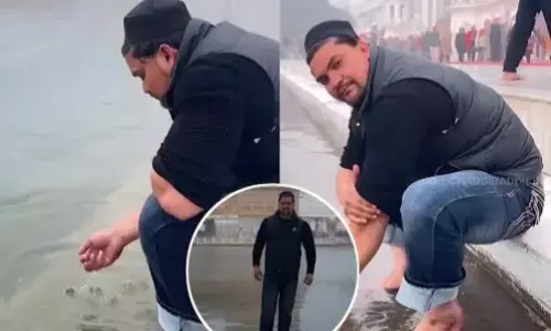 Harmandir Sahib: ਹਰਿਮੰਦਰ ਸਾਹਿਬ ਦੇ ਸਰੋਵਰ ਚ ਕੁਰਲੀ ਕਰਨ ਵਾਲੇ ਖ਼ਿਲਾਫ਼ ਮਾਮਲਾ ਦਰਜ, SGPC ਨੇ ਪੁਲਿਸ ਨੂੰ ਕੀਤੀ ਸ਼ਿਕਾਇਤ