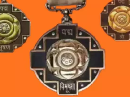 Padma Award 2026: ਦੇਸ਼ ਦੇ ਅਣਗੌਲੇ ਨਾਇਕਾਂ ਦਾ ਸਨਮਾਨ, ਸੂਚੀ ਜਾਰੀ, ਵੇਖੋ Padma Award 2026: ਦੇਸ਼ ਦੇ ਅਣਗੌਲੇ ਨਾਇਕਾਂ ਦਾ ਸਨਮਾਨ, ਸੂਚੀ ਜਾਰੀ, ਵੇਖੋ