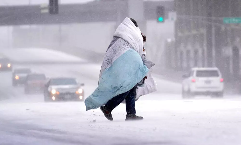 America Cold: ਅਮਰੀਕਾ ਚ ਠੰਡ ਨੇ ਮਚਾਈ ਤਬਾਹੀ, 18 ਕਰੋੜ ਲੋਕਾਂ ਦੀ ਜਾਨ ਖ਼ਤਰੇ ਚ, ਮਾਈਨਸ 40 ਚ ਰਹਿਣ ਲਈ ਮਜਬੂਰ ਲੋਕ America Cold: ਅਮਰੀਕਾ ਚ ਠੰਡ ਨੇ ਮਚਾਈ ਤਬਾਹੀ, 18 ਕਰੋੜ ਲੋਕਾਂ ਦੀ ਜਾਨ ਖ਼ਤਰੇ ਚ, ਮਾਈਨਸ 40 ਚ ਰਹਿਣ ਲਈ ਮਜਬੂਰ ਲੋਕ