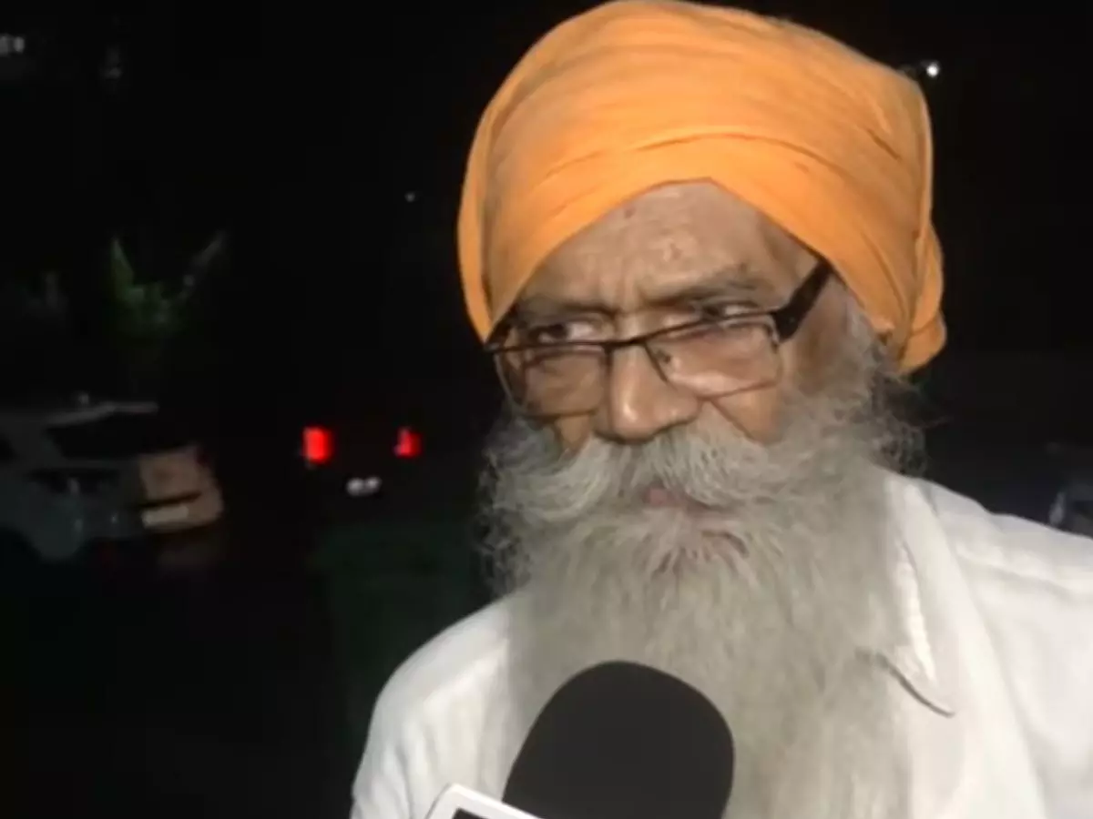 Padma Shri: ਸਿੱਖ ਵਿਅਕਤੀ ਨੇ ਦੇਸ਼ ਚ ਵਧਾਇਆ ਪੰਜਾਬੀਆਂ ਦਾ ਮਾਣ, 88 ਦੀ ਉਮਰ ਚ ਰਿਟਾਇਰਡ IPS ਨੂੰ ਮਿਲੇਗਾ ਪਦਮ ਸ਼੍ਰੀ Padma Shri: ਸਿੱਖ ਵਿਅਕਤੀ ਨੇ ਦੇਸ਼ ਚ ਵਧਾਇਆ ਪੰਜਾਬੀਆਂ ਦਾ ਮਾਣ, 88 ਦੀ ਉਮਰ ਚ ਰਿਟਾਇਰਡ IPS ਨੂੰ ਮਿਲੇਗਾ ਪਦਮ ਸ਼੍ਰੀ