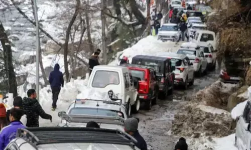 ਮਨਾਲੀ ਜਾਣ ਵਾਲੇ ਪੜ੍ਹ ਲੈਣ ਇਹ ਖ਼ਬਰ, 10 ਕਿਲੋਮੀਟਰ ਲੰਮਾ ਜਾਮ