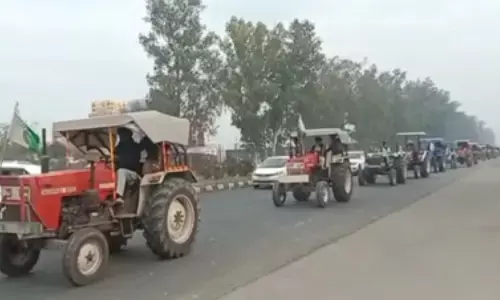 Punjab Farmers: ਗਣਤੰਤਰ ਦਿਵਸ ਤੇ ਫੁੱਟਿਆ ਕਿਸਾਨਾਂ ਦਾ ਗੁੱਸਾ, ਜਗਰਾਓਂ ਚ ਟਰੈਕਟਰ-ਮੋਟਰਸਾਈਕਲ ਤੇ ਕੱਢਿਆ ਮਾਰਚ