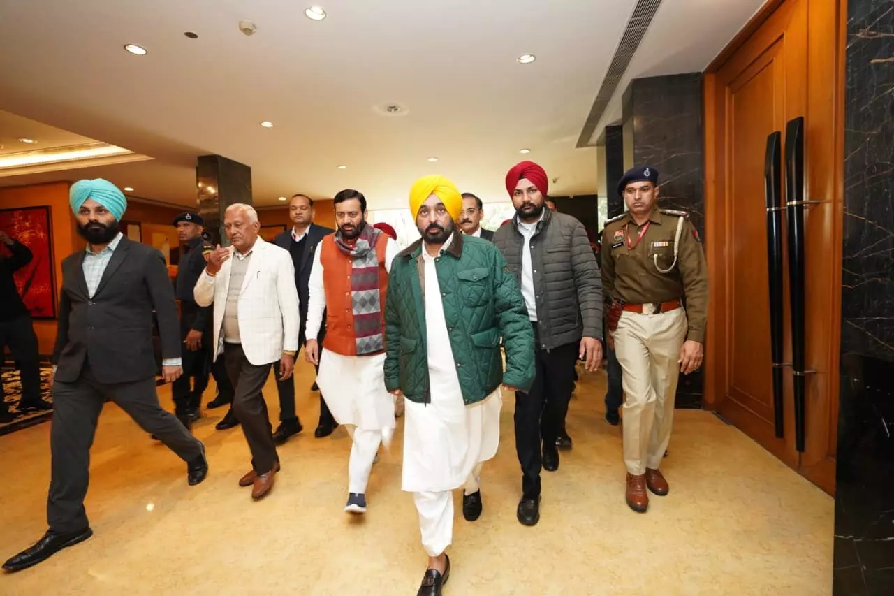 SYL dispute: ਮੁੱਖ ਮੰਤਰੀਆਂ ਦੀ ਮੀਟਿੰਗ; CM ਮਾਨ ਬੋਲੇ, ਪਹਿਲਾਂ ਪਾਣੀ ਦਾ ਸਮਝੌਤਾ, ਫਿਰ ਨਹਿਰ SYL dispute: ਮੁੱਖ ਮੰਤਰੀਆਂ ਦੀ ਮੀਟਿੰਗ; CM ਮਾਨ ਬੋਲੇ, ਪਹਿਲਾਂ ਪਾਣੀ ਦਾ ਸਮਝੌਤਾ, ਫਿਰ ਨਹਿਰ