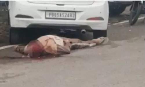Mohali Crime: ਮੋਹਾਲੀ ਵਿੱਚ ਦਿਨ ਦਿਹਾੜੇ ਹੋਇਆ ਕਤਲ, DC ਦਫ਼ਤਰ ਦੇ ਬਾਹਰ ਵਿਅਕਤੀ ਨੂੰ ਮਾਰੀਆਂ ਗੋਲੀਆਂ