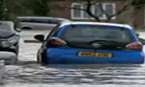UK. : floods ਦੀ ਮਾਰ ਹੇਠ, ਹਰ ਪਾਸੇ ਪਾਣੀ ਹੀ ਪਾਣੀ UK. : floods ਦੀ ਮਾਰ ਹੇਠ, ਹਰ ਪਾਸੇ ਪਾਣੀ ਹੀ ਪਾਣੀ