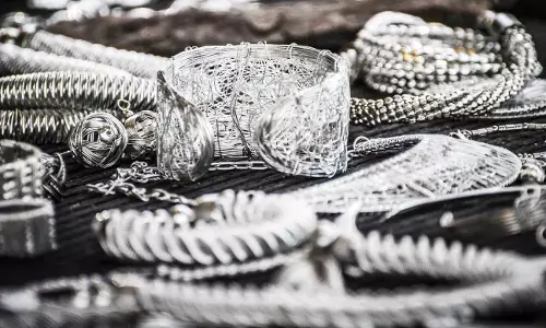 Silver Price: ਕਦੇ ਮਿੱਟੀ ਦੇ ਭਾਅ ਵਿਕਣ ਵਾਲੀ ਚਾਂਦੀ ਅੱਜ ਕਿਵੇਂ ਪਹੁੰਚੀ 4 ਲੱਖ ਤੋਂ ਪਾਰ? ਜਾਣੋ ਪੂਰਾ ਇਤਿਹਾਸ