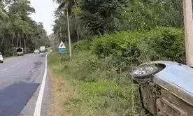 Moga ’ਚ ਇੱਕ ਤੇਜ਼ ਰਫ਼ਤਾਰ  car divider ਨਾਲ ਟਕਰਾ ਗਈ, one dead , ਇੱਕ ਗੰਭੀਰ ਜ਼ਖਮੀ