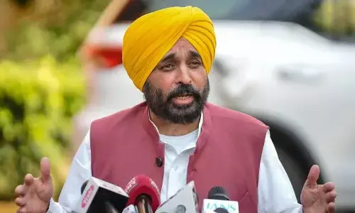 Punjab Farmers: CM ਭਗਵੰਤ ਮਾਨ ਨੇ ਕਿਸਾਨਾਂ ਨੂੰ ਦਿੱਤੀ ਖੁਸ਼ਖਬਰੀ, ਹੁਣ ਪੰਜਾਬੀ ਕਿਸਾਨ ਬਣਨਗੇ ਕਰੋੜਪਤੀ Punjab Farmers: CM ਭਗਵੰਤ ਮਾਨ ਨੇ ਕਿਸਾਨਾਂ ਨੂੰ ਦਿੱਤੀ ਖੁਸ਼ਖਬਰੀ, ਹੁਣ ਪੰਜਾਬੀ ਕਿਸਾਨ ਬਣਨਗੇ ਕਰੋੜਪਤੀ