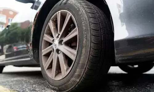 Automobile News: ਜੇ ਤੁਹਾਡੇ ਵਾਹਨ ਦੇ ਟਾਇਰ ਵੀ ਘਿਸ ਚੁੱਕੇ ਹਨ ਤਾਂ ਸਾਵਧਾਨ, ਹੋ ਸਕਦਾ ਜਾਨ ਨੂੰ ਖ਼ਤਰਾ