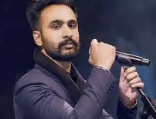 Singer Hardeep Grewal ਨੇ ਤੋੜੀ ਚੁੱਪ: ਟ੍ਰੋਲਿੰਗ ਤੇ ਦਿੱਤਾ ਕਰਾਰਾ ਜਵਾਬ Singer Hardeep Grewal ਨੇ ਤੋੜੀ ਚੁੱਪ: ਟ੍ਰੋਲਿੰਗ ਤੇ ਦਿੱਤਾ ਕਰਾਰਾ ਜਵਾਬ