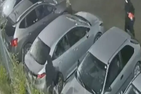 Surrey ਵਿਖੇ shooting ਮਗਰੋਂ 3 ਸਾਊਥ ਏਸ਼ੀਅਨ ਕਾਬੂ Surrey ਵਿਖੇ shooting ਮਗਰੋਂ 3 ਸਾਊਥ ਏਸ਼ੀਅਨ ਕਾਬੂ