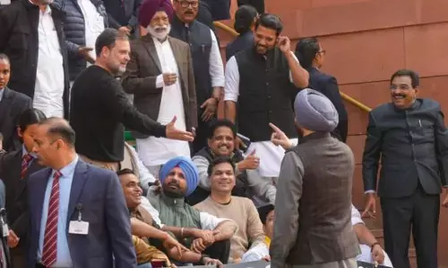 ਦੇਖੋ, ਗੱਦਾਰ ਆ ਰਿਹਾ ਹੈ, Rahul Gandhi ਦਾ Ravneet Bittu ਤੇ ਤੰਜ, ਮੋੜਵਾਂ ਜਵਾਬ ਵੀ ਆਇਆ