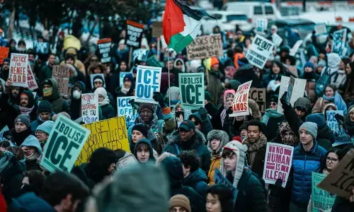 America ਵਿੱਚ ਇਮੀਗ੍ਰੇਸ਼ਨ ਧੱਕੇਸ਼ਾਹੀ ਵਿਰੁੱਧ ਵੱਡੀ ਪੱਧਰ ਤੇ ਪ੍ਰਦਰਸ਼ਨ