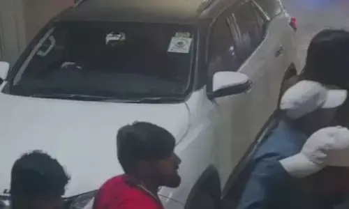 Toll ਮੰਗਣ ਤੇ ਭੜਕੇ ਨੌਜਵਾਨ, ਕਰਮਚਾਰੀਆਂ ਨੂੰ ਬੇਰਹਿਮੀ ਨਾਲ ਕੁੱਟਿਆ; ਵੀਡੀਓ ਵਾਇਰਲ