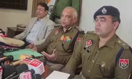 Amritsar Border Range ਵਿੱਚ ਵੱਡੀ ਸਫਲਤਾ, ਸਰਹੱਦ ਪਾਰੋਂ ਭੇਜੇ ਗਏ 2 ਹੈੱਡ ਗ੍ਰਨੇਡ ਸਮੇਤ ਇੱਕ ਦੋਸ਼ੀ ਕਾਬੂ, , DIG Sandeep Goyal