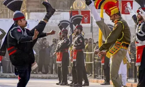 Attari-Wahga border ਤੇ ਰਿਟਰੀਟ ਸਮਾਰੋਹ ਦੇ ਸਮੇਂ ਵਿੱਚ ਬਦਲਾਅ Attari-Wahga border ਤੇ ਰਿਟਰੀਟ ਸਮਾਰੋਹ ਦੇ ਸਮੇਂ ਵਿੱਚ ਬਦਲਾਅ