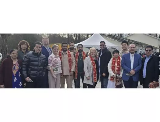 Canada : Shivratri ਮੌਕੇ ਤੇ ਲਕਸ਼ਮੀ ਨਰਾਇਣ ਮੰਦਿਰ ਵਿੱਚ ਲੱਗੀਆਂ ਰੌਣਕਾਂ Canada : Shivratri ਮੌਕੇ ਤੇ ਲਕਸ਼ਮੀ ਨਰਾਇਣ ਮੰਦਿਰ ਵਿੱਚ ਲੱਗੀਆਂ ਰੌਣਕਾਂ