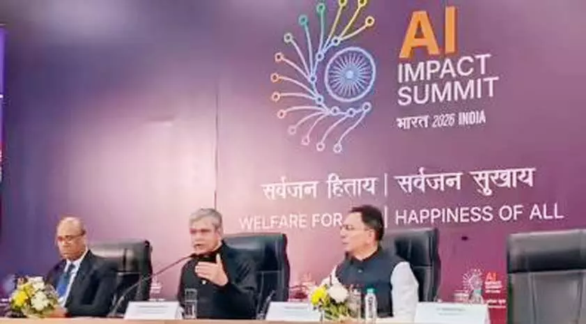 AI ਸਿਖ਼ਰ ਸੰਮੇਲਨ ਦੀ ਹੋ ਰਹੀ ਡਾਢੀ ਚਰਚਾ, ਕੇਂਦਰੀ ਮੰਤਰੀ ਨੇ ਪਹਿਲੇ ਦਿਨ ਲਈ ਮੰਗੀ ਮਾਫ਼ੀ AI ਸਿਖ਼ਰ ਸੰਮੇਲਨ ਦੀ ਹੋ ਰਹੀ ਡਾਢੀ ਚਰਚਾ, ਕੇਂਦਰੀ ਮੰਤਰੀ ਨੇ ਪਹਿਲੇ ਦਿਨ ਲਈ ਮੰਗੀ ਮਾਫ਼ੀ
