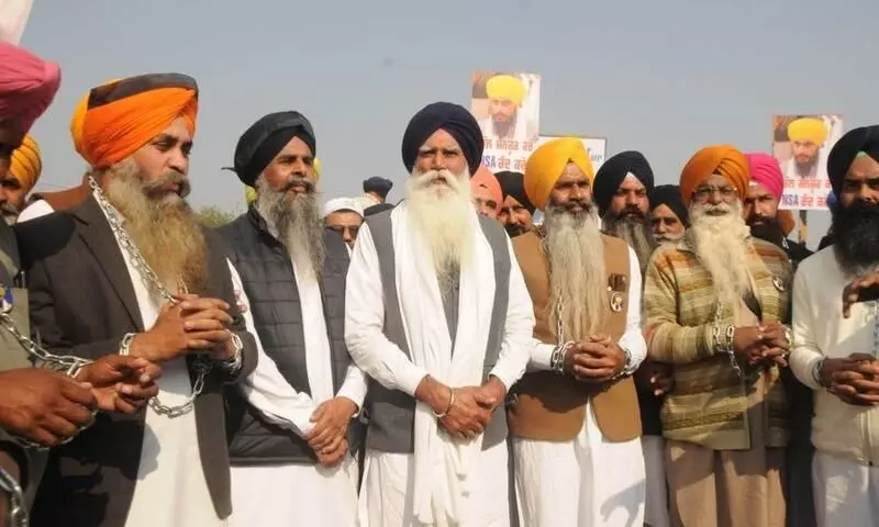 Amritsar ਦੇ ਤਰਨਤਾਰਨ ਰੋਡ ‘ਤੇ Akali Dal Waris Punjab ਪਾਰਟੀ ਦਾ ਵਿਸ਼ਾਲ ਇਕੱਠ Amritsar ਦੇ ਤਰਨਤਾਰਨ ਰੋਡ ‘ਤੇ Akali Dal Waris Punjab ਪਾਰਟੀ ਦਾ ਵਿਸ਼ਾਲ ਇਕੱਠ
