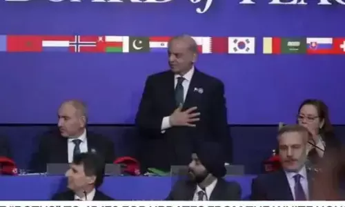 Washington ਵਿੱਚ Trump ਦਾ ਸ਼ੋਅ: PM ਸ਼ਾਹਬਾਜ਼ ਸ਼ਰੀਫ਼ ਨੂੰ ਖੜ੍ਹਾ ਕਰਕੇ ਕੀਤੀ PM ਮੋਦੀ ਦੀ ਤਾਰੀਫ਼