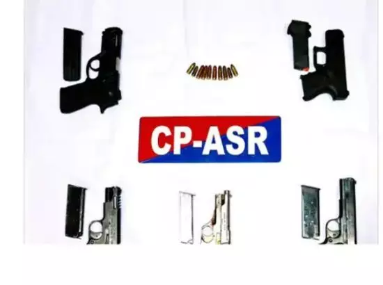 ਹਥਿਆਰਾਂ ਦੀ ਤਸਕਰੀ ਕਰਨ ਵਾਲੇ ਗਿਰੋਹ ਵਿਰੁੱਧ ਕਾਰਵਾਈ: ਦੋ ਮੁਲਜ਼ਮ ਗ੍ਰਿਫ਼ਤਾਰ ਹਥਿਆਰਾਂ ਦੀ ਤਸਕਰੀ ਕਰਨ ਵਾਲੇ ਗਿਰੋਹ ਵਿਰੁੱਧ ਕਾਰਵਾਈ: ਦੋ ਮੁਲਜ਼ਮ ਗ੍ਰਿਫ਼ਤਾਰ