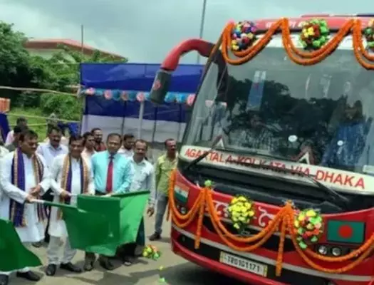 India-Bangladesh ਸਬੰਧਾਂ ਚ ਨਵਾਂ ਅਧਿਆਏ: 18 ਮਹੀਨਿਆਂ ਬਾਅਦ ਬੱਸ ਸੇਵਾ ਮੁੜ ਸ਼ੁਰੂ India-Bangladesh ਸਬੰਧਾਂ ਚ ਨਵਾਂ ਅਧਿਆਏ: 18 ਮਹੀਨਿਆਂ ਬਾਅਦ ਬੱਸ ਸੇਵਾ ਮੁੜ ਸ਼ੁਰੂ