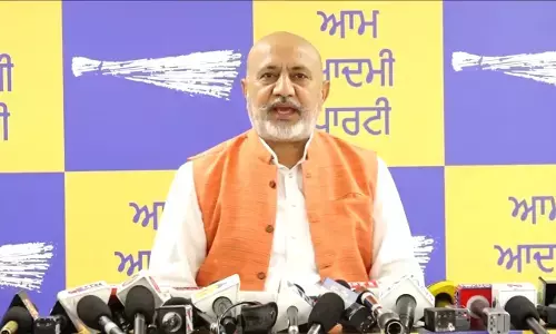 Political war over the color of buses: ਪੰਨੂ ਦਾ ਅਕਾਲੀਆਂ ਤੇ ਪਲਟਵਾਰ, ਕਿਹਾ- ਤੁਹਾਡੀਆਂ ਪੇਂਡੂ ਬੱਸਾਂ ਤੇ ਪਾਣੀ ਵਾਲੀ ਬੱਸ ਦਾ ਰੰਗ ਵੀ ਇਹੀ ਸੀ Political war over the color of buses: ਪੰਨੂ ਦਾ ਅਕਾਲੀਆਂ ਤੇ ਪਲਟਵਾਰ, ਕਿਹਾ- ਤੁਹਾਡੀਆਂ ਪੇਂਡੂ ਬੱਸਾਂ ਤੇ ਪਾਣੀ ਵਾਲੀ ਬੱਸ ਦਾ ਰੰਗ ਵੀ ਇਹੀ ਸੀ