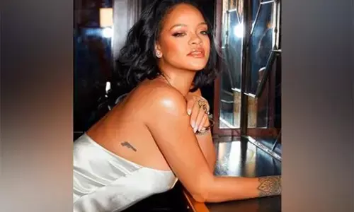 Pop star Rihanna ਦੇ ਬੇਵਰਲੀ ਹਿਲਜ਼ ਘਰ ਤੇ ਗੋਲੀਬਾਰੀ: ਔਰਤ ਗ੍ਰਿਫ਼ਤਾਰ Pop star Rihanna ਦੇ ਬੇਵਰਲੀ ਹਿਲਜ਼ ਘਰ ਤੇ ਗੋਲੀਬਾਰੀ: ਔਰਤ ਗ੍ਰਿਫ਼ਤਾਰ