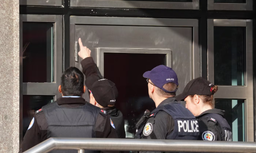 ਟੋਰਾਂਟੋ ਚ ਅਮਰੀਕਨ ਕੌਂਸਲੇਟ ਦਫਤਰ ਤੇ ਚੱਲੀਆਂ ਗੋਲੀਆਂ