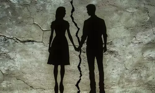 ਚਾਰਦੀਵਾਰੀ ਦੇ ਅੰਦਰ ਰਹਿਣ ਵਾਲੀਆਂ ਨਿੱਜੀ ਗੱਲਾਂ ਹੁਣ ਜਨਤਕ ਹੋਣ ਲੱਗੀਆਂ