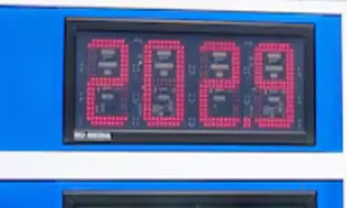 Canada ’ਚ Gasoline ਦੀ ਕੀਮਤ 2 ਡਾਲਰ ਪ੍ਰਤੀ ਲਿਟਰ ਤੋਂ ਟੱਪੀ