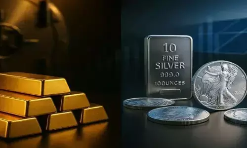 ਸੋਨੇ ਦਾ ਕਾਰੋਬਾਰ ਕਰਨ ਵਾਲ਼ਿਆਂ ਲਈ ਵੱਡਾ ਝਟਕਾ, ਭਾਰਤ ਚ ਹਜ਼ਾਰਾਂ ਰੁਪਏ ਘਟ ਗਿਆ ਸੋਨੇ ਦਾ ਰੇਟ