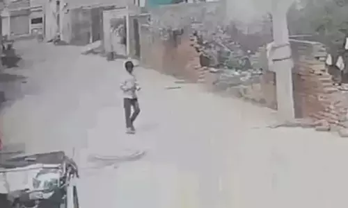 Khanna: Gutka Sahib ਦੇ ਅੰਗ ਗਲੀ ਵਿੱਚ ਖਿਲਾਰਦਾ ਬੱਚਾ CCTV ਚ ਕੈਦ; ਸੰਗਤ ਵਿੱਚ ਭਾਰੀ ਰੋਸ